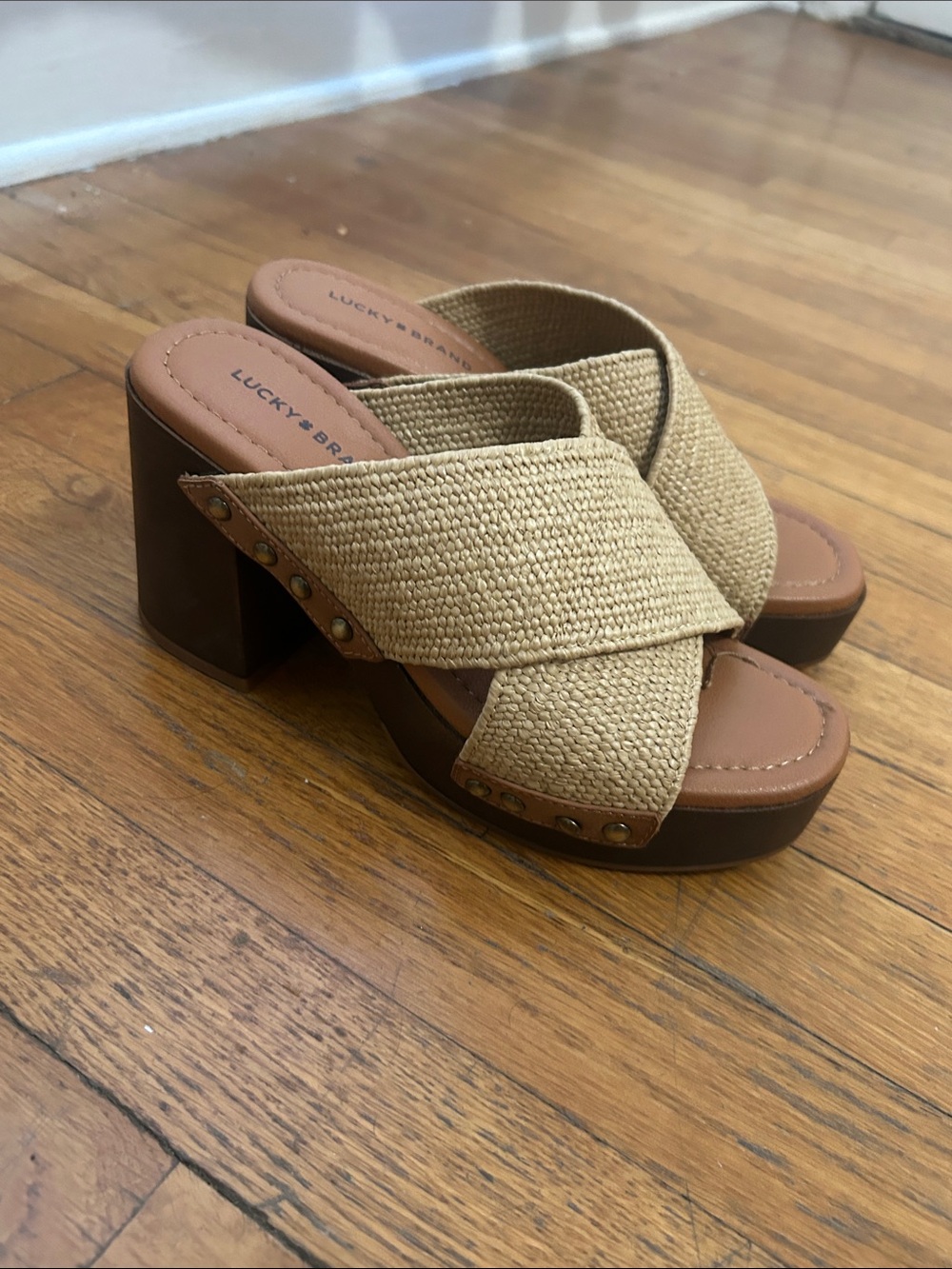 Brand new Lucky Brand Tan Woven Crossband Platform Mules
